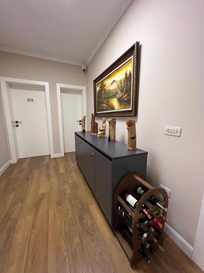 Vila 90 Boutique Hotel Тирана Экстерьер фото