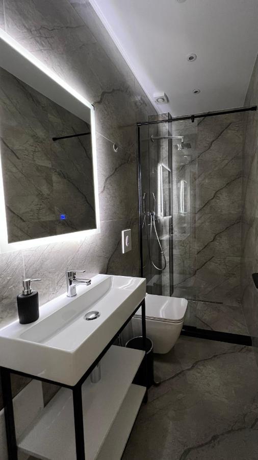 Vila 90 Boutique Hotel Тирана Экстерьер фото
