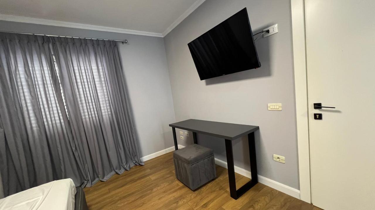 Vila 90 Boutique Hotel Тирана Экстерьер фото