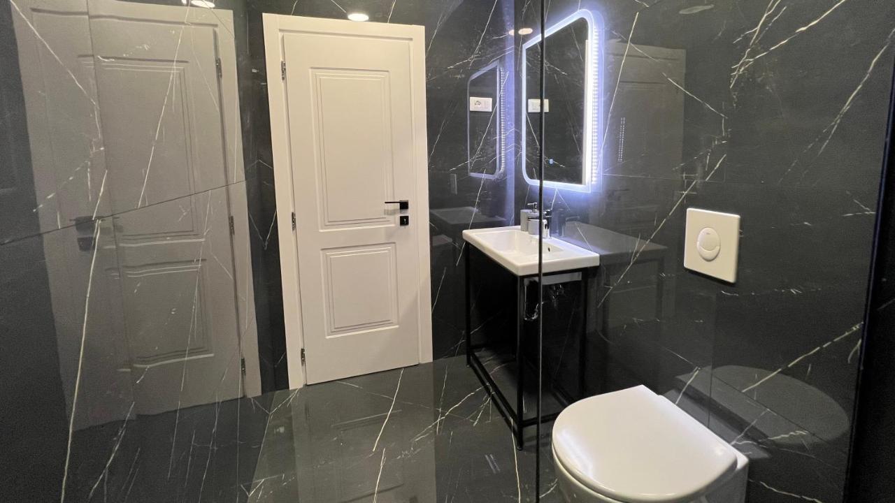 Vila 90 Boutique Hotel Тирана Экстерьер фото